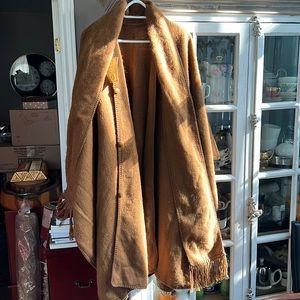 NWT ALPACA CAMARGO Poncho with Scarf Attached, OS